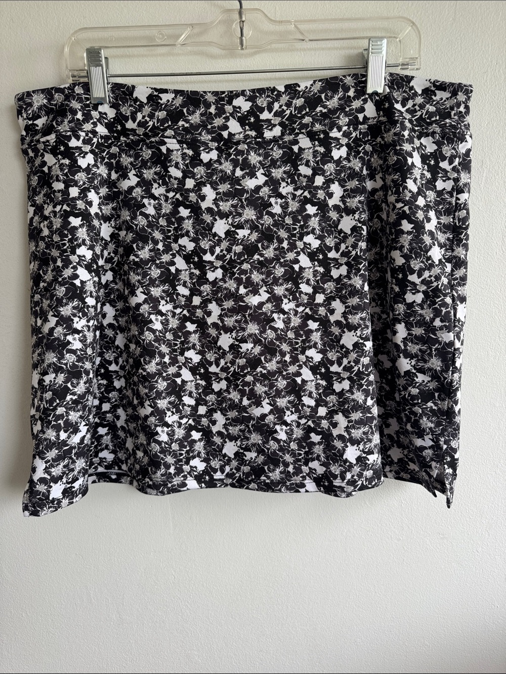 Tranquility by Colorado Clothing Black and White Floral Mini Skirt